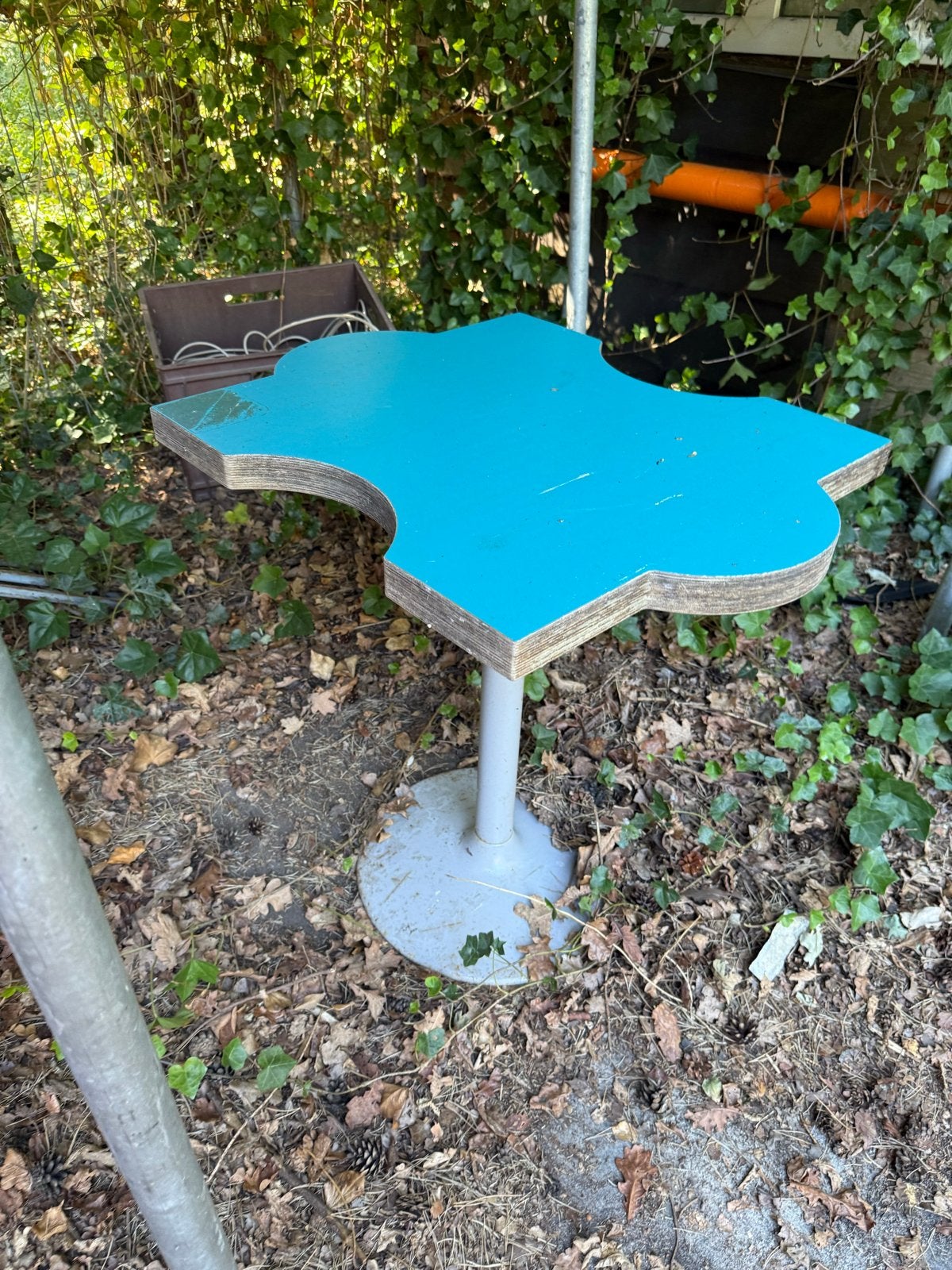 Ongeveer 12 puzzel tafeltjes gratis af te halen in Bussum, Ophalen, Minder dan 55 cm, Gebruikt, Overige vormen