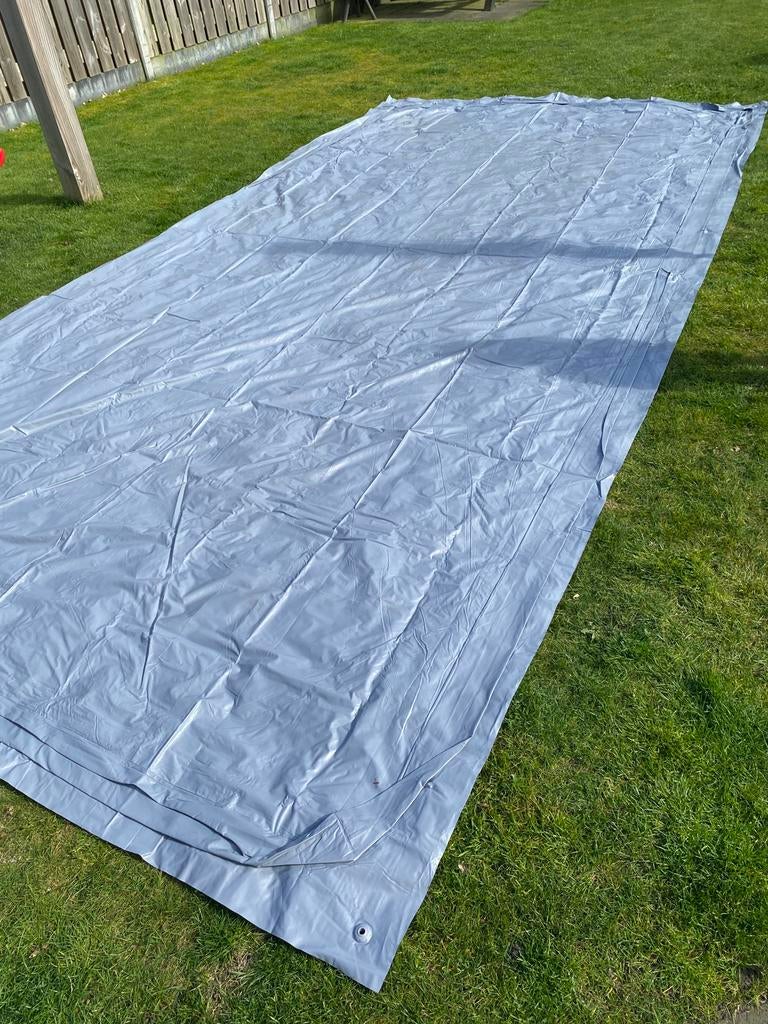 Opblaasbaar grondzeil 550x250, Ophalen, Zo goed als nieuw