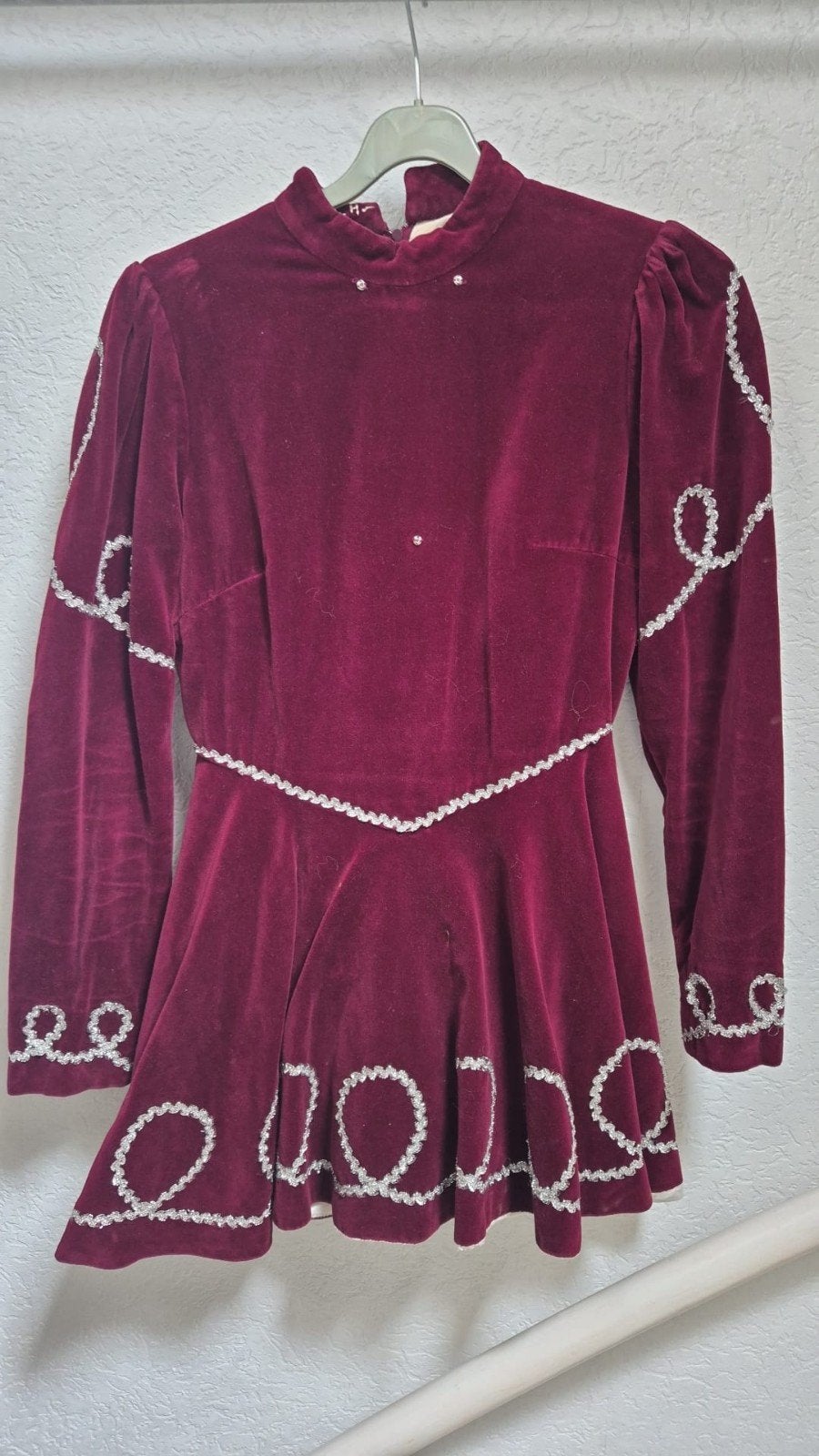 8 handgemaakte gardepakjes / 8 handgemachte Gardekostüme
DE, Ophalen, Gedragen, Carnaval, Kleding
