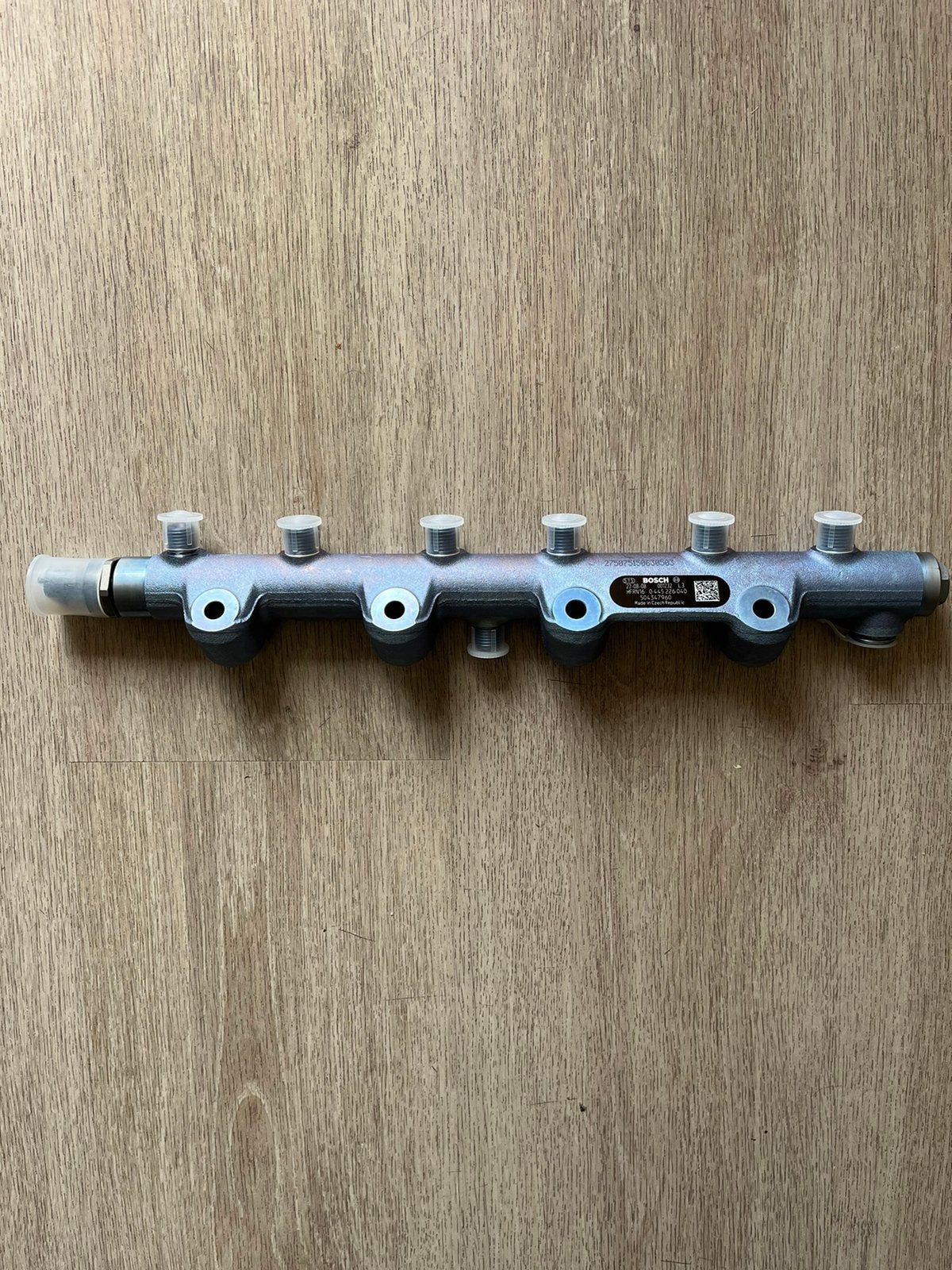 Bosch brandstofrail 504347960 nieuw, Ophalen of Verzenden, Nieuw
