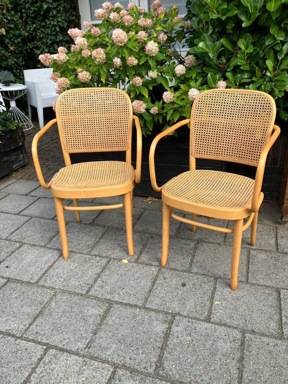 2 mooie thonet achtige stoelen, Huis en Inrichting, Stoelen, Ophalen of Verzenden, Zo goed als nieuw, Bruin
