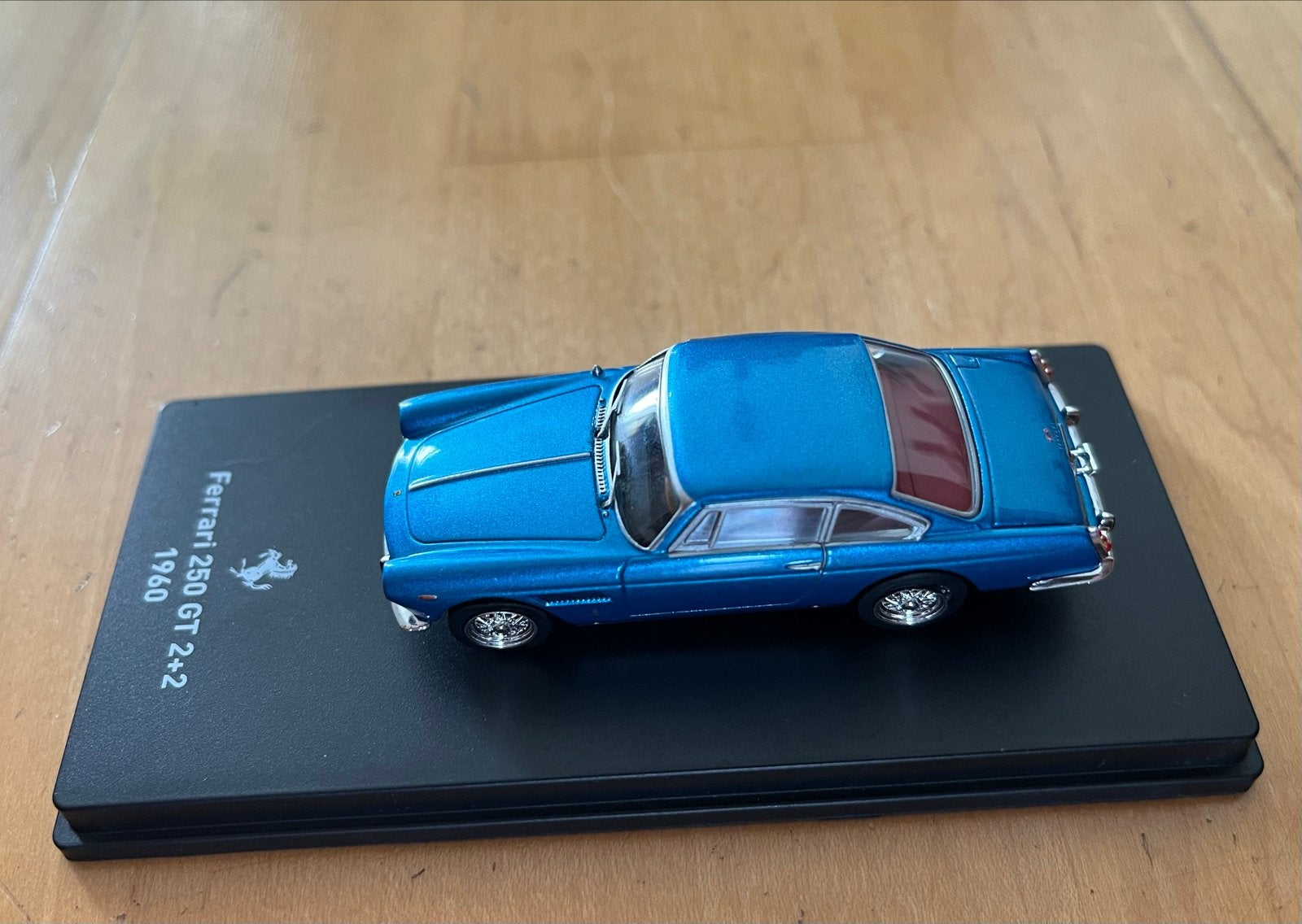 Ferrari 250 GT 2+2 1960 modelauto 1:64 blauw, Ophalen of Verzenden, Zo goed als nieuw, Auto