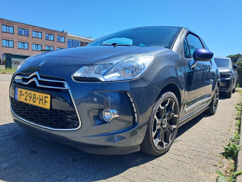Citroën DS3 1.2 VTi Nieuwe koppeling & 4 nieuwe banden, Auto's, Citroën, Particulier, DS3, ABS, Airbags, Cruise Control, Elektrische buitenspiegels