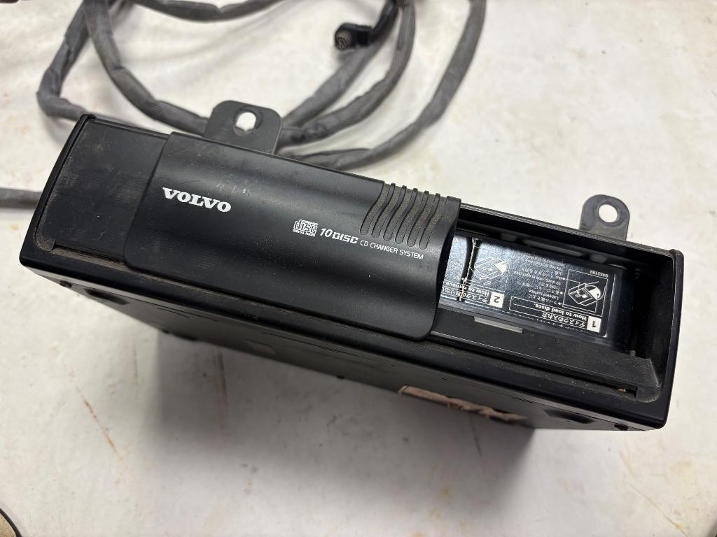CD wisselaar Volvo o.a. V70 met kabel, Ophalen of Verzenden, Gebruikt