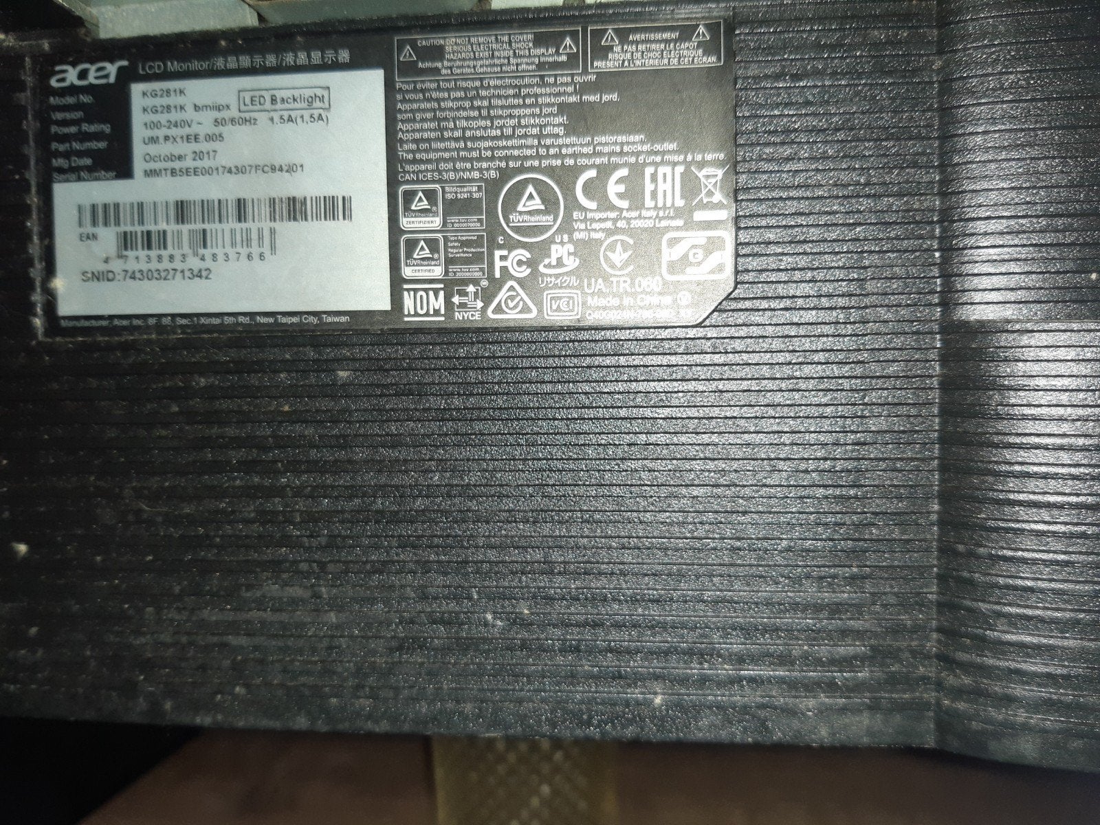 Foto 3 van HP Pavilion 500 PC met Acer KG281K Monitor
