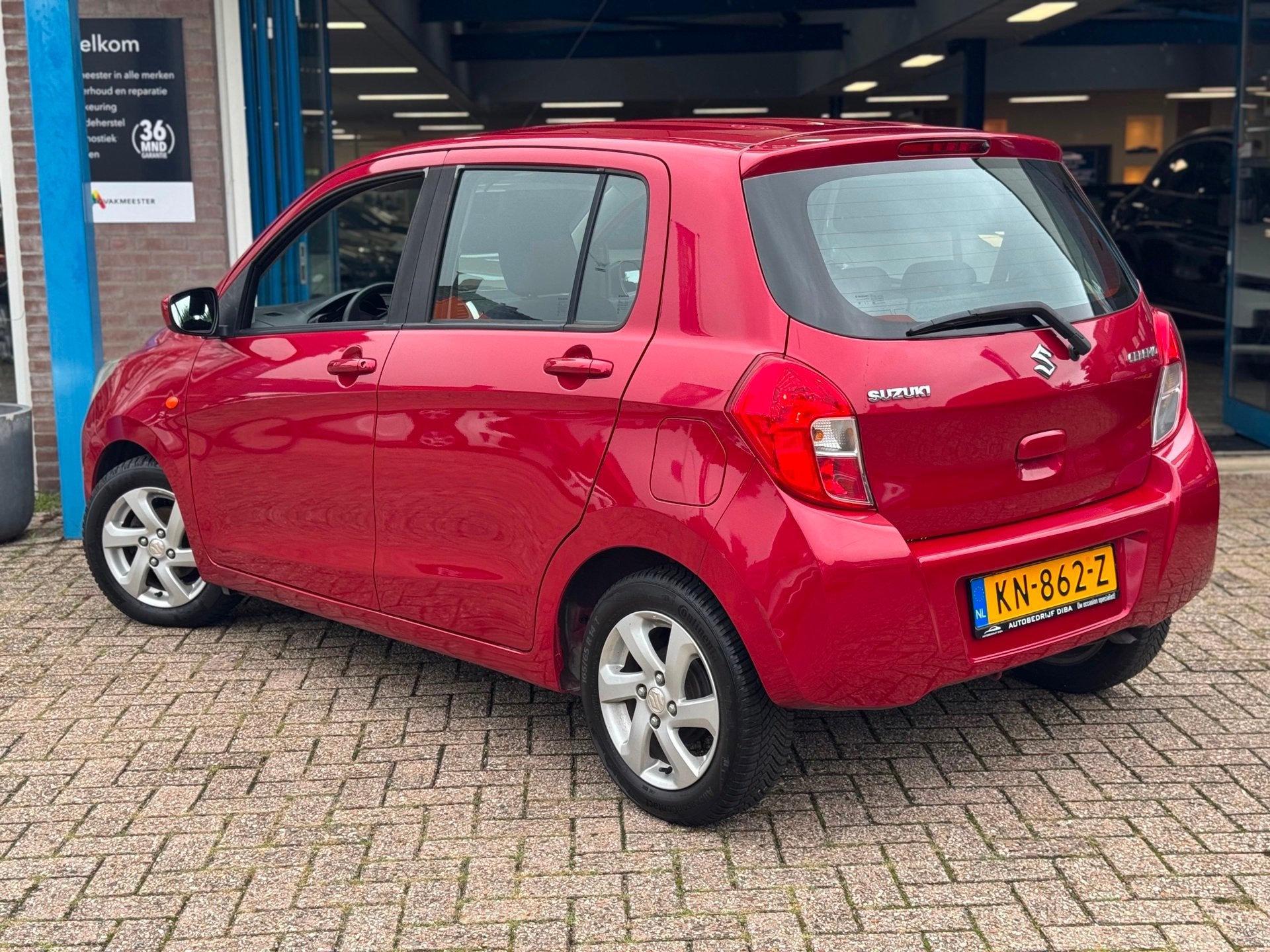 Suzuki Celerio 1.0 Exclusive 2016 Rood AIRCO APK NAP, Auto's, Dealer onderhouden, Gebruikt, 400 kg, 68 pk