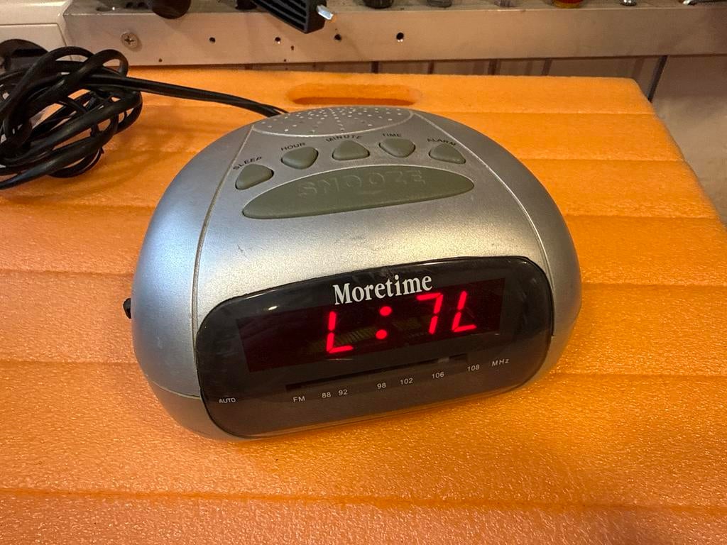 Moretime wekker radio, Ophalen of Verzenden, Gebruikt, Digitaal