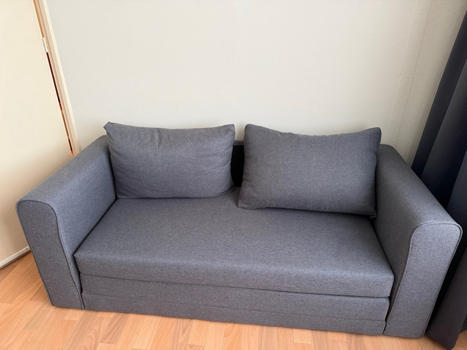 Grijze slaapbank - Compact en comfortabel, Ophalen, Zo goed als nieuw, Twijfelaar, 200 cm