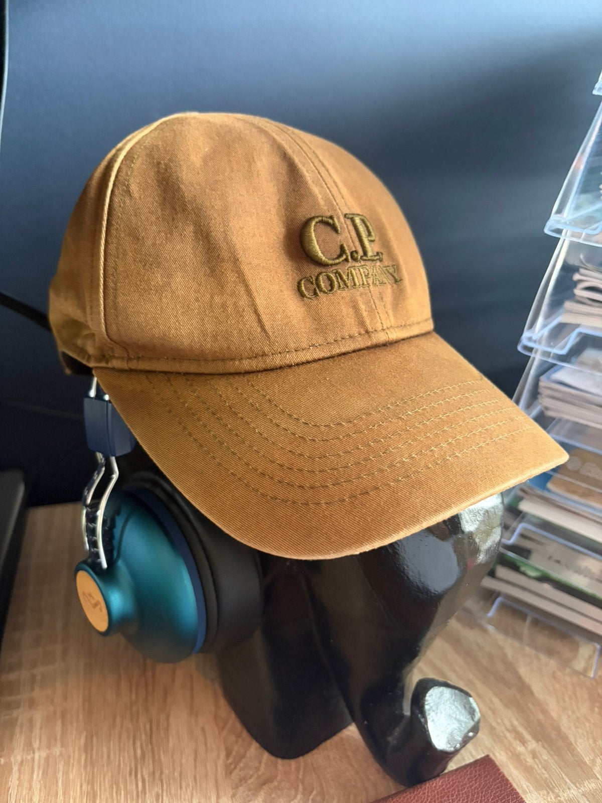 C.P. Company Gabardine Logo Cap Ivy Green original, Ophalen of Verzenden, Zo goed als nieuw, One size fits all, Pet