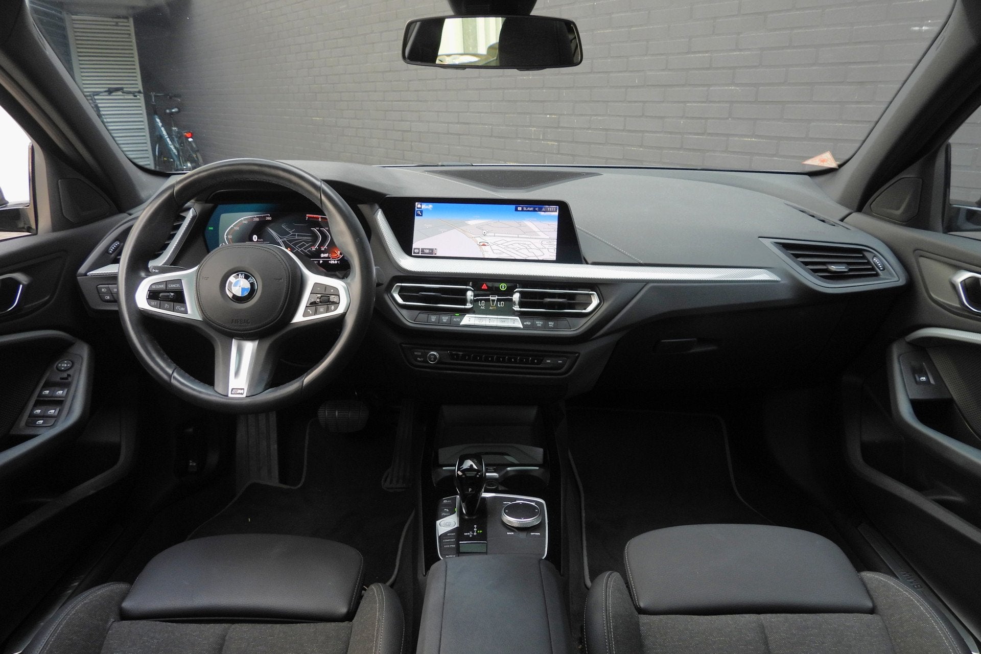 BMW 1 Serie 118i Executive Sport Line Automaat / Panoramadak, Auto's, Dealer onderhouden, 136 pk, Gebruikt, Met garantie (alle)