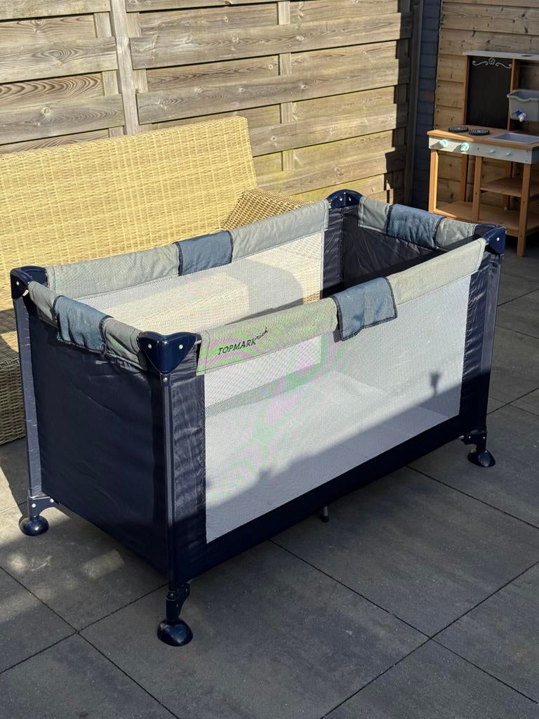 Topmark campingbed met extra matras, Ophalen, Gebruikt, Rechthoekig, Wieltjes
