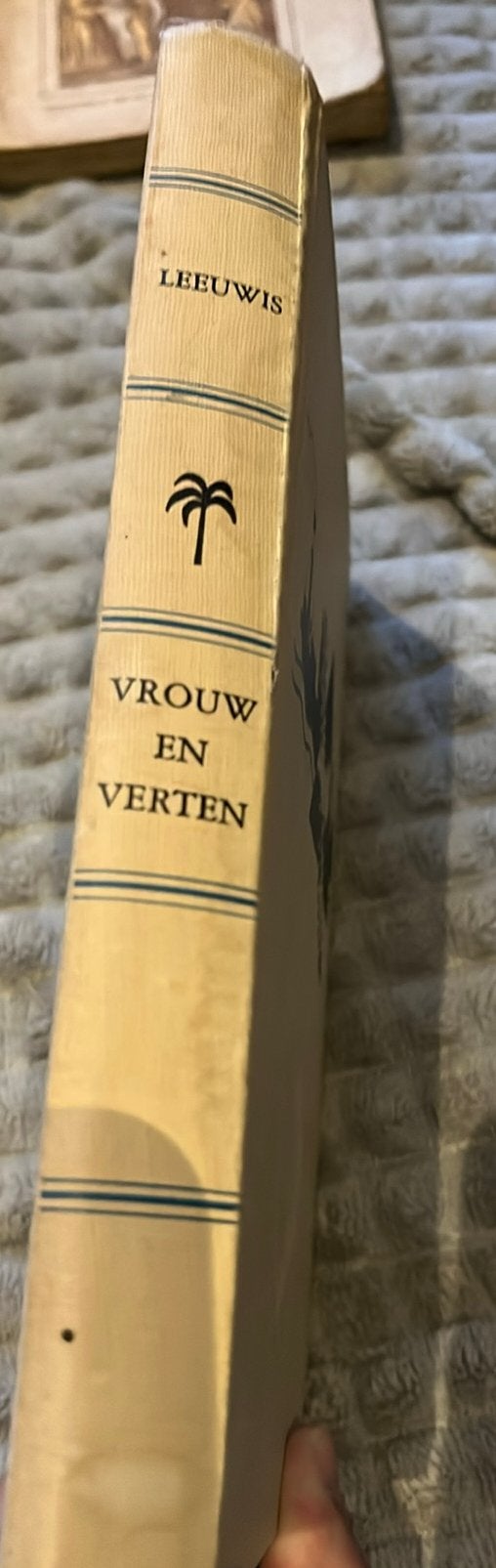 Vrouw en verten, Ophalen of Verzenden