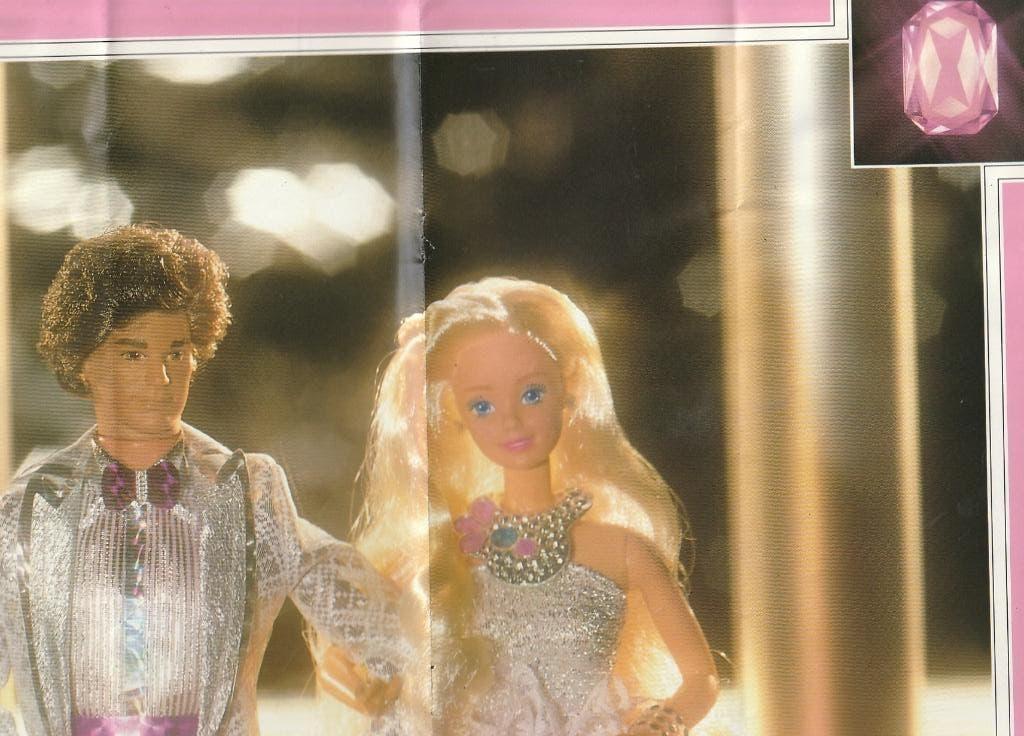 Vintage poster 1987 Mattel Barbie met Ken Jewel Secrets, Verzenden, Overige typen