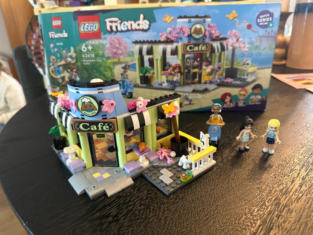 LEGO Friends Heartlake City Café (42618) - met doos, Lego, Friends, Ophalen of Verzenden, Zo goed als nieuw