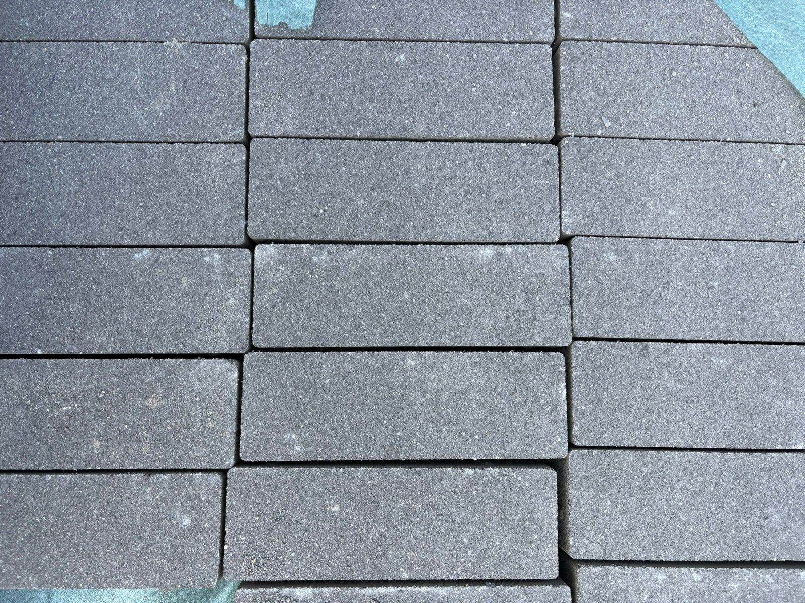 Nieuw klinkers Pure Minerals tegels 21x7x8cm grijs (ca. 4m²), Klinkers, Nieuw, Ophalen of Verzenden, Minder dan 5 m²