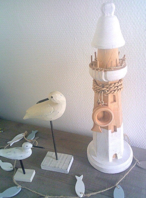 Maritiem houten vuurtoren en 2 vogels zee en strand thema, Ophalen of Verzenden, Gebruikt, Meerkleurig, Hout