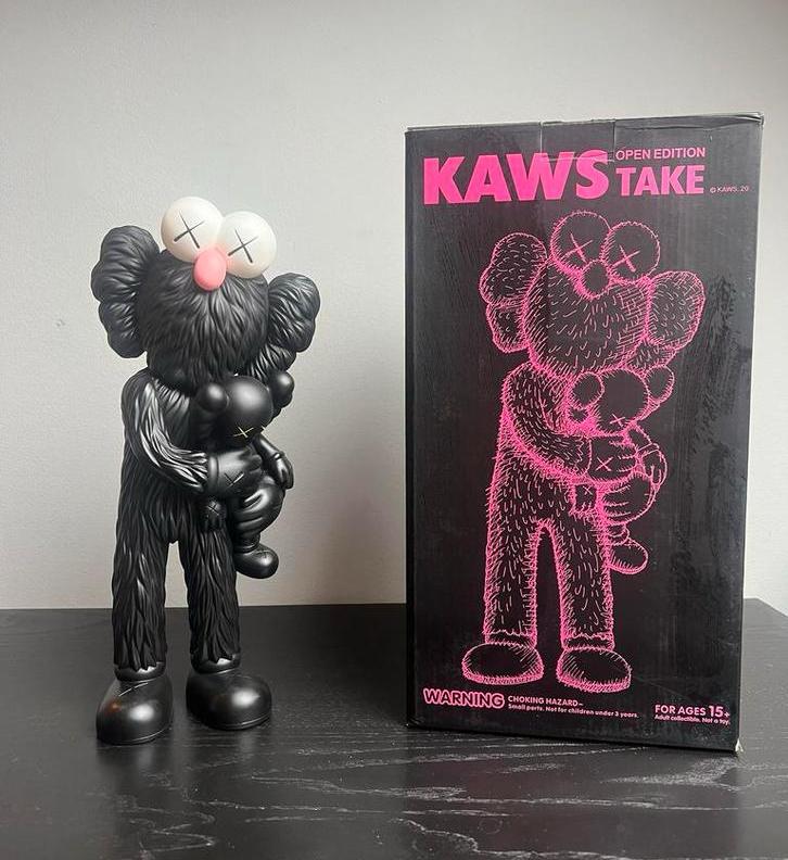 Kaws “Take BFF”, Ophalen of Verzenden, Zo goed als nieuw
