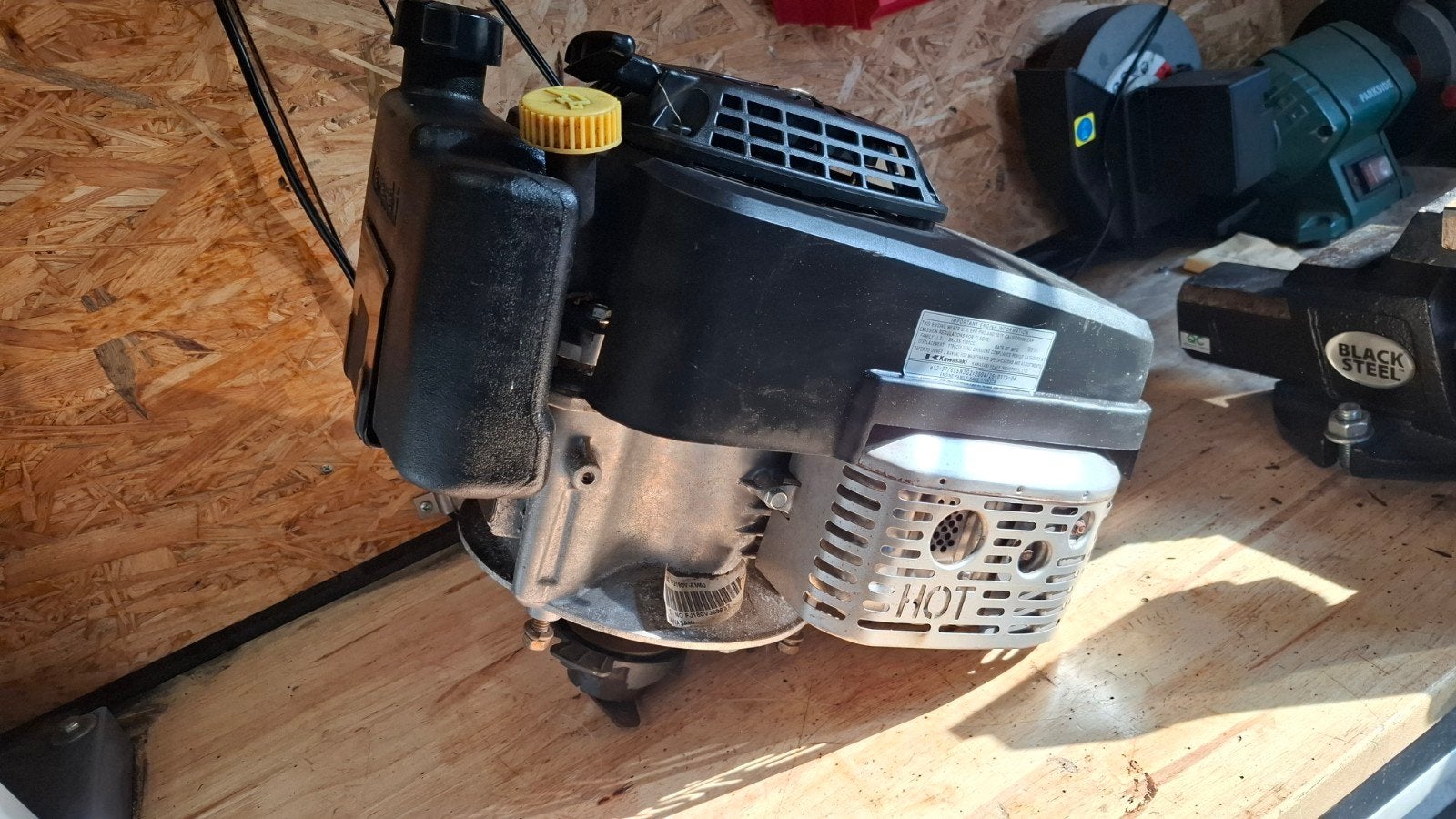 KAWASAKI FJ180V motor. NIEUW! Betrouwbare 4-takt OHV motor, Cirkelmaaier, Kawasaki, Kawasaki, Benzine-grasmaaier