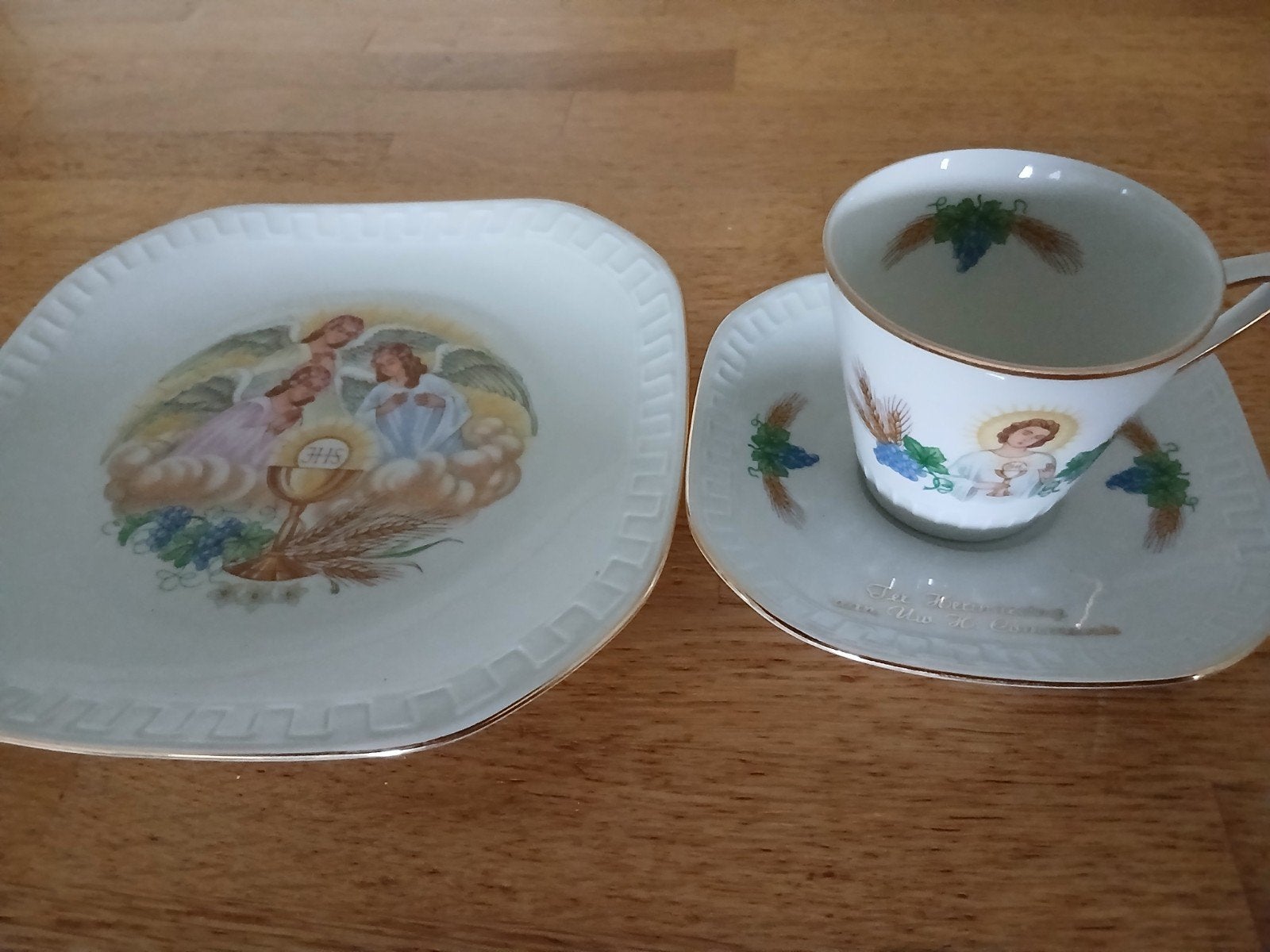 1 ste communie ontbijtsetje 3 delig, Ophalen of Verzenden, Zo goed als nieuw, Porselein, Bord of Schaal