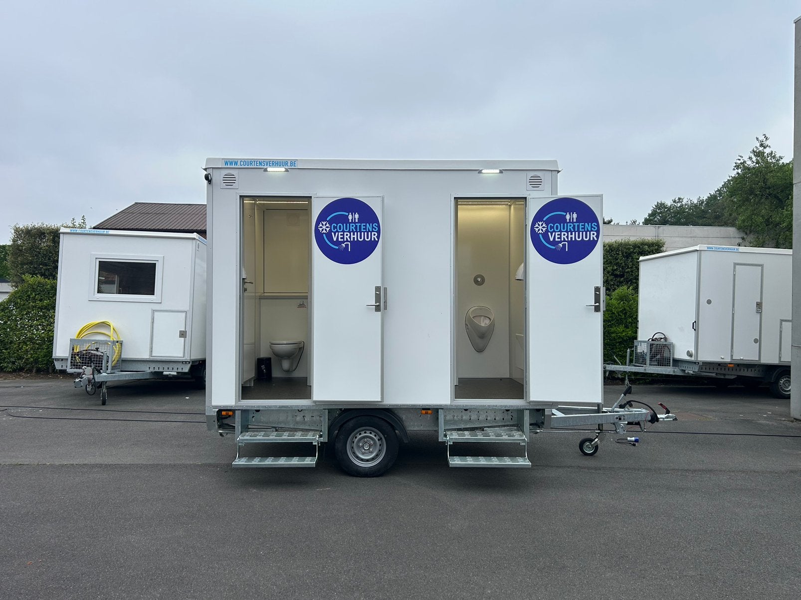 Te koop: moderne toiletwagen 2/1/1 – demo 2026, Ophalen, Zo goed als nieuw, Toilet