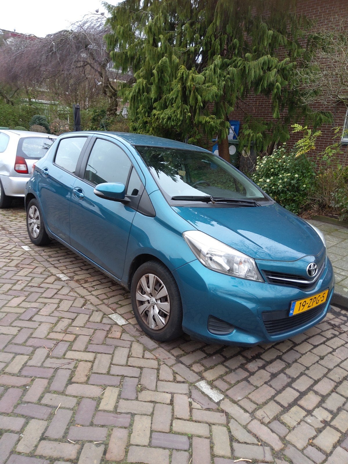 Toyota Yaris 1.3 16V VVT-i 5DR 2013, Auto's, Voorwielaandrijving, 40 €/maand, Handgeschakeld, 19 km/l