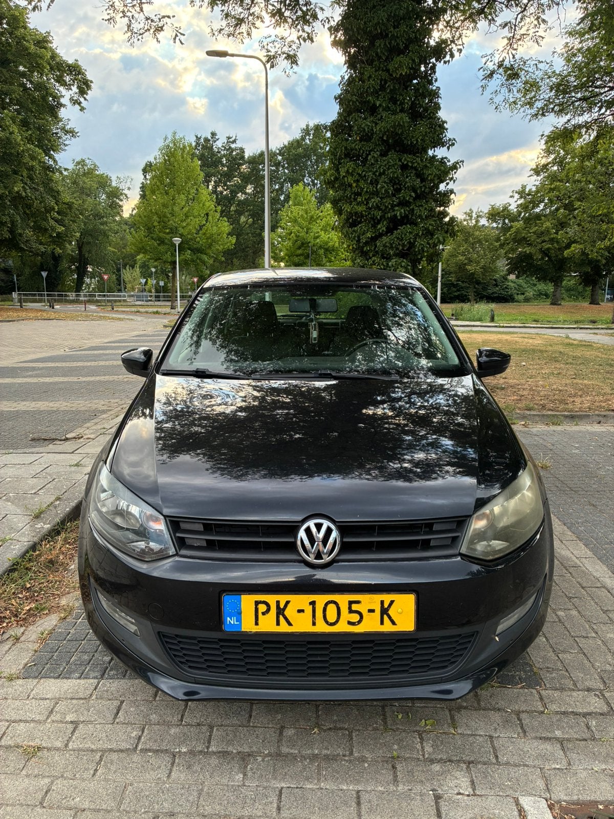 Volkswagen Polo 1.4 16V FSI 63KW 2011 Zwart, Auto's, Volkswagen, Voorwielaandrijving, 970 kg, 40 €/maand, 4 cilinders