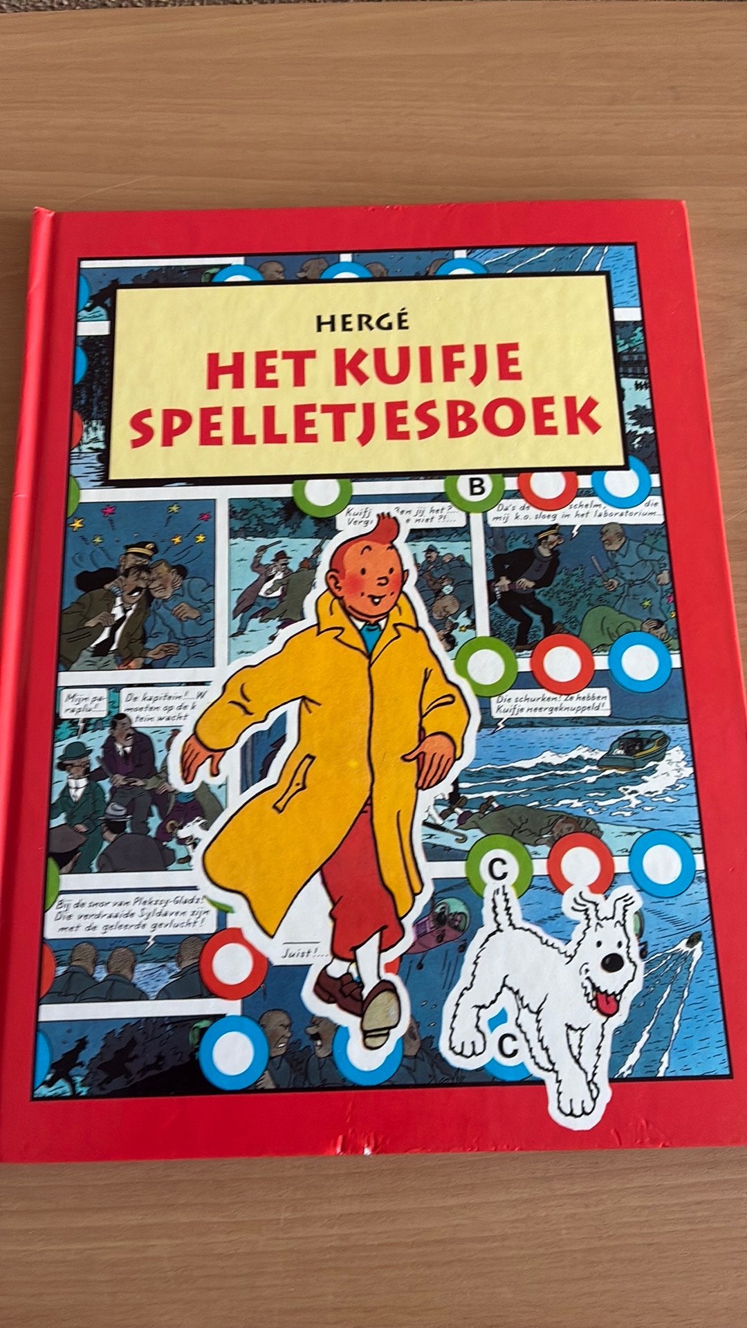 Het Kuifje Spelletjesboek - Hergé, Eén stripboek, Ophalen of Verzenden, Gelezen, Hergé