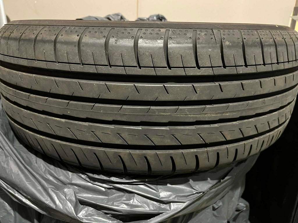 Set of 4 Yokohama summer tires for sale in good condition., Ophalen of Verzenden, Zo goed als nieuw