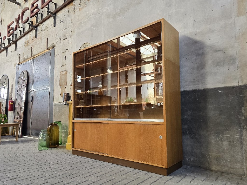 XL Duitse Winkel Vitrine Kast | Grote Vitrinekast Jaren 60