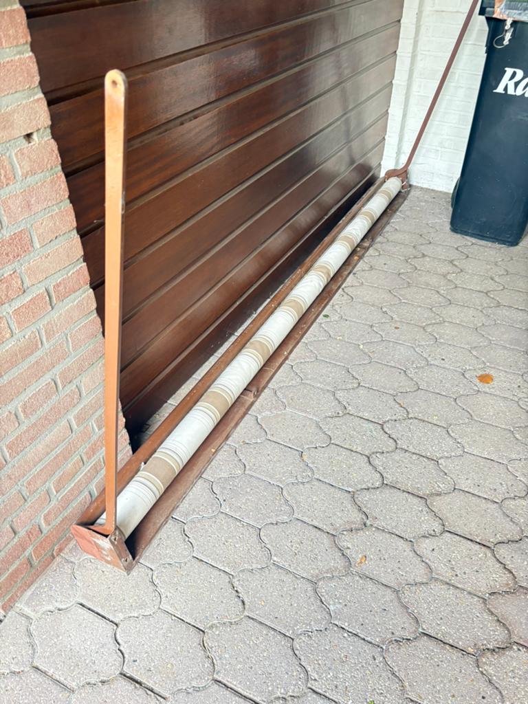 Zonnescherm 260 breed, Tuin en Terras, Zonneschermen, Ophalen, Gebruikt, 250 cm tot 450 cm, Knikarmscherm