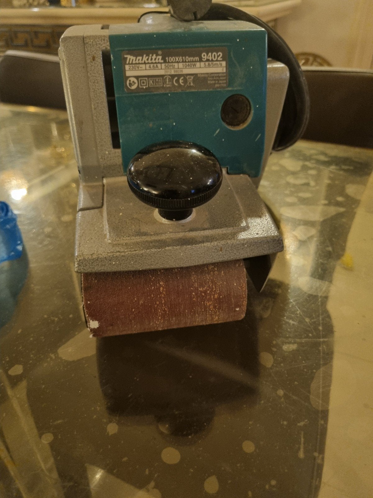Makita Bandschuurmachine 9402 - Krachtig en Betrouwbaar, Ophalen of Verzenden, Gebruikt, 600 tot 1200 watt, Bandschuurmachine