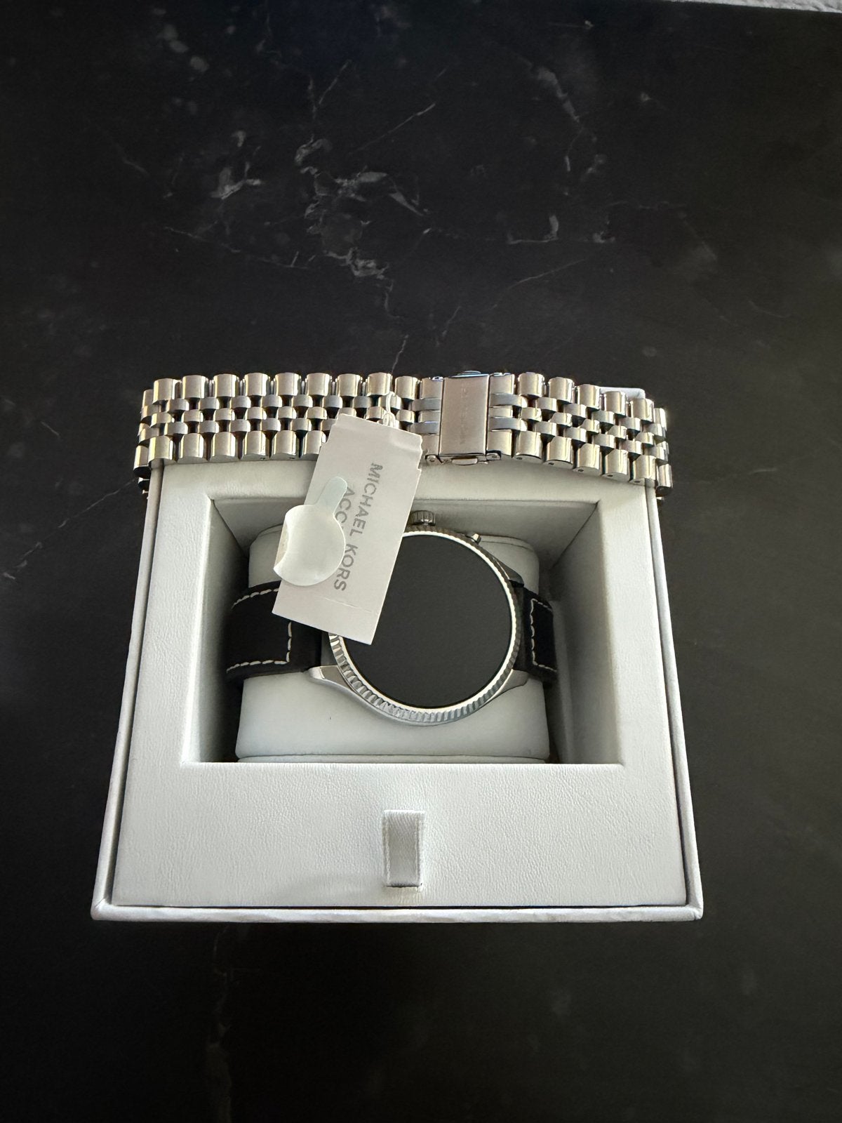 Nieuwe Michael Kors Smartwatch - Zilver met Zwart Leer