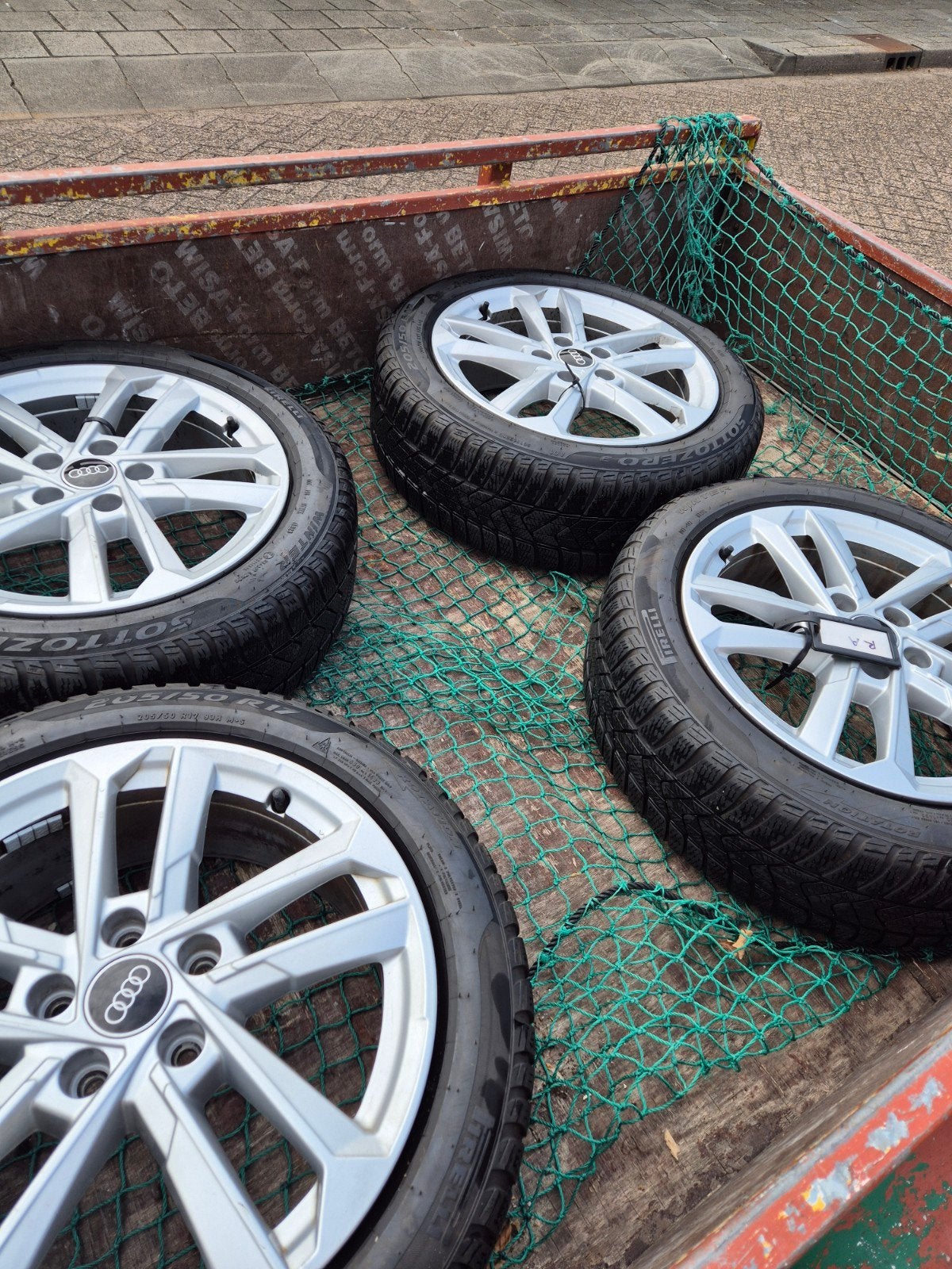 Audi Velgen met Pirelli Sottozero 3 Winterbanden, Auto-onderdelen, Banden en Velgen, Ophalen, Gebruikt, Banden en Velgen, 17 inch