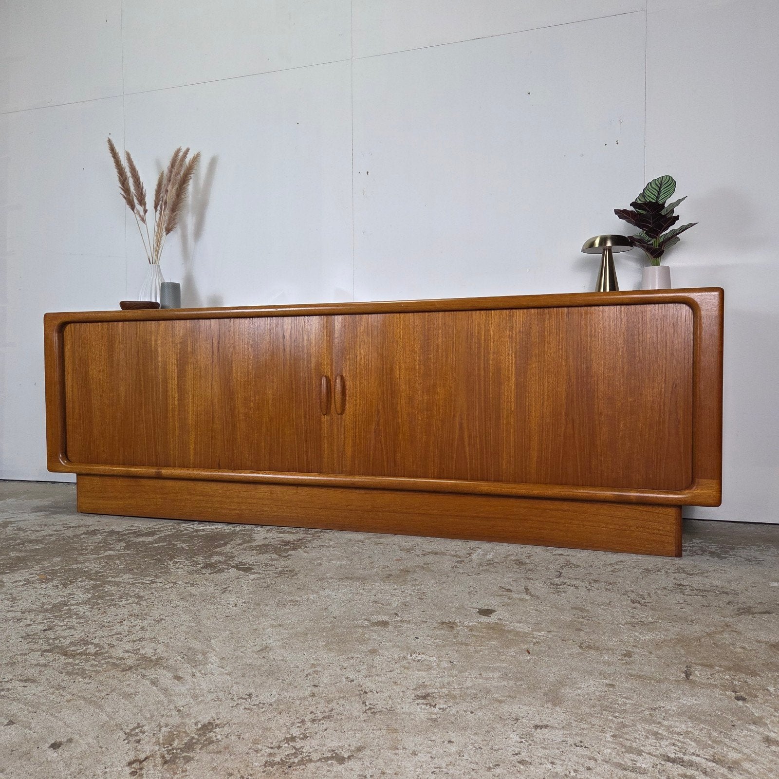 Dyrlund, vintage Deens dressoir tambour deuren teak 220cm!