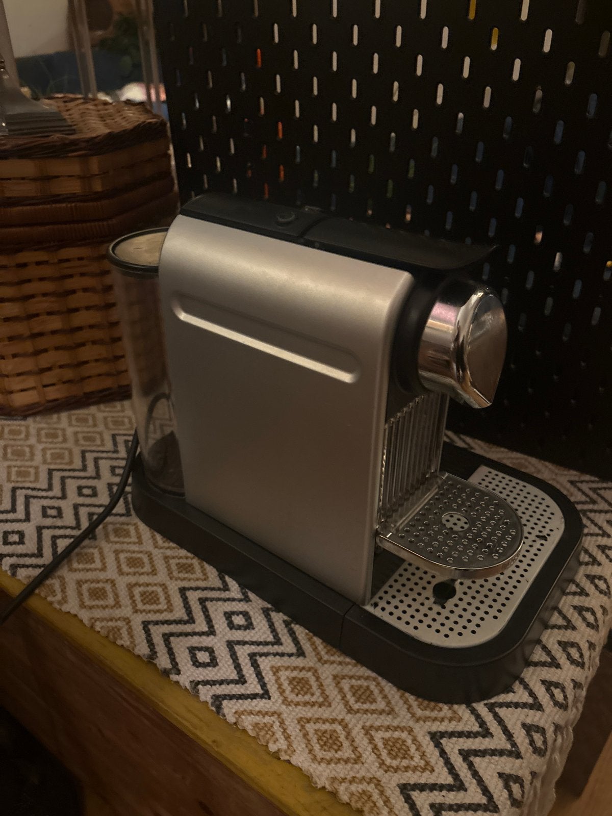 Krups Nespresso Inissia met Melkopschuimer, Gebruikt, Espresso apparaat, Ophalen of Verzenden, 1 kopje
