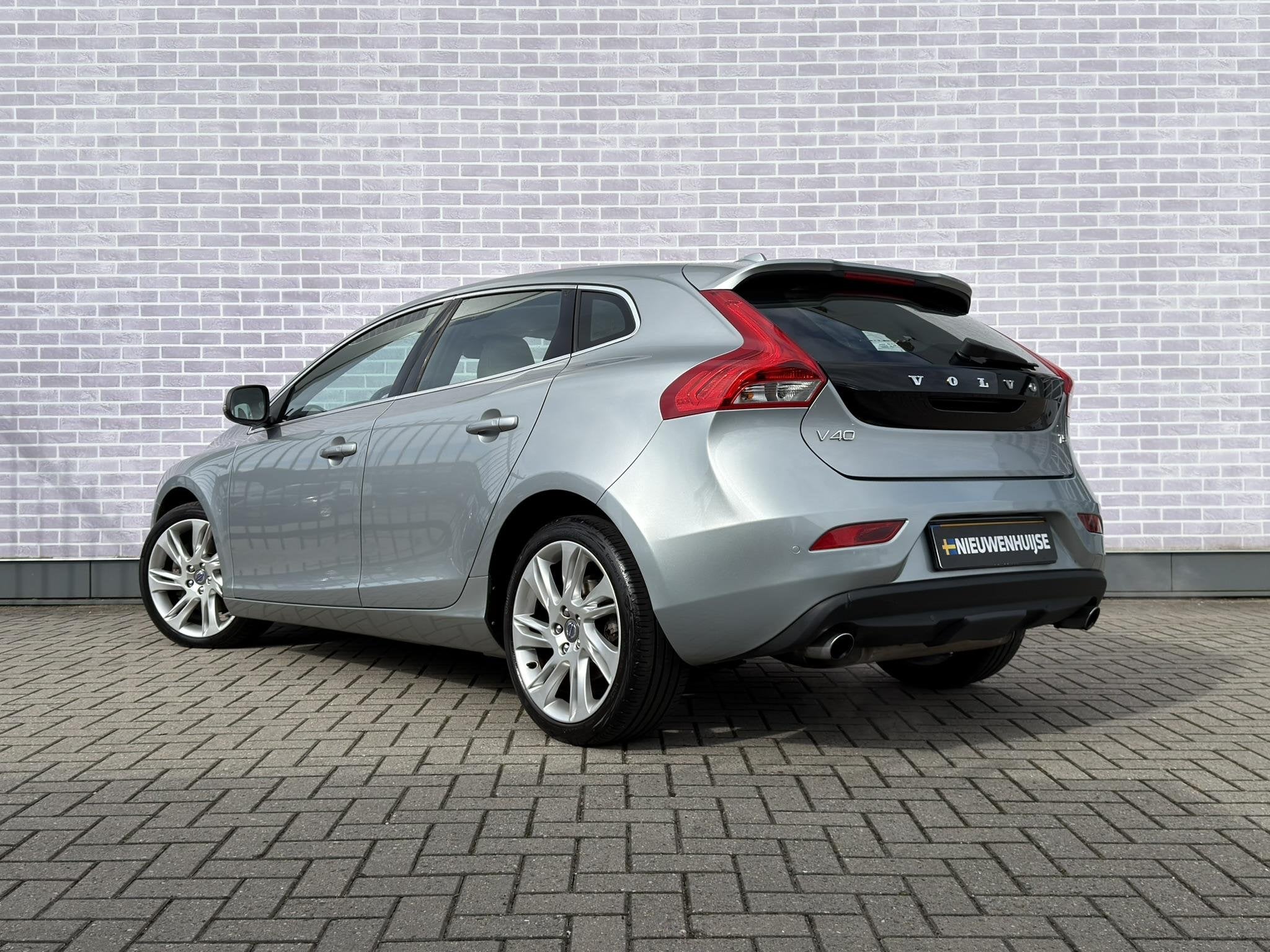 Volvo V40 T5 245 pk Summum | Automaat | Trekhaak | Navigatie, Auto's, Gebruikt, 4 cilinders, Hatchback, 5 stoelen