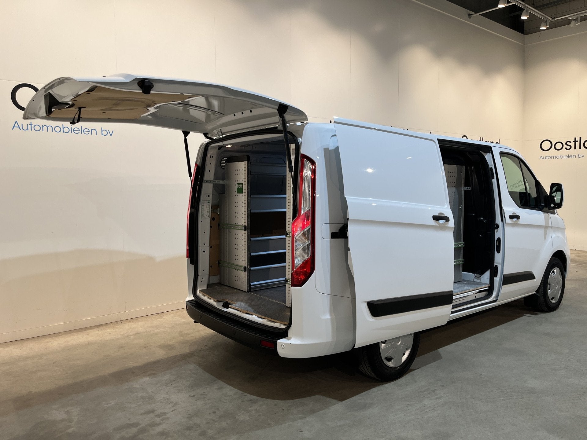 Ford Transit Custom 2.0 TDCI L1H1 Trend 130 PK / Servicebus, Auto's, Voorwielaandrijving, 1987 kg, 4 cilinders, Met garantie (alle)