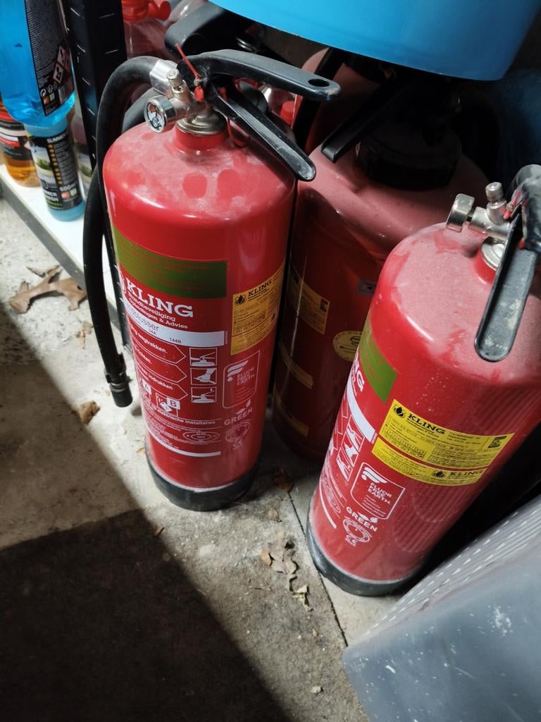 Schuimblusser meerdere beschikbaar onder druk, Huis en Inrichting, Brandblussers en Brandkasten, Ophalen, Gebruikt, Brandblusser