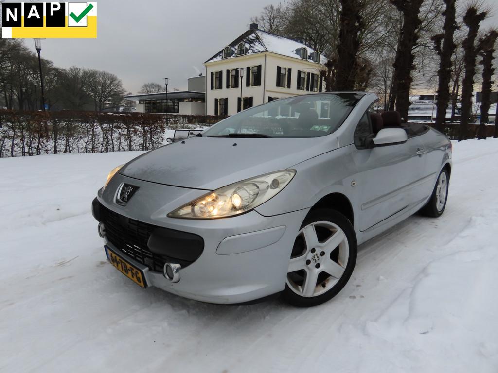 Peugeot 307 CC 2.0-16V Leer Stoelverwarming Ecc Cruisecontro, Voorwielaandrijving, Gebruikt, 4 cilinders, Cabriolet