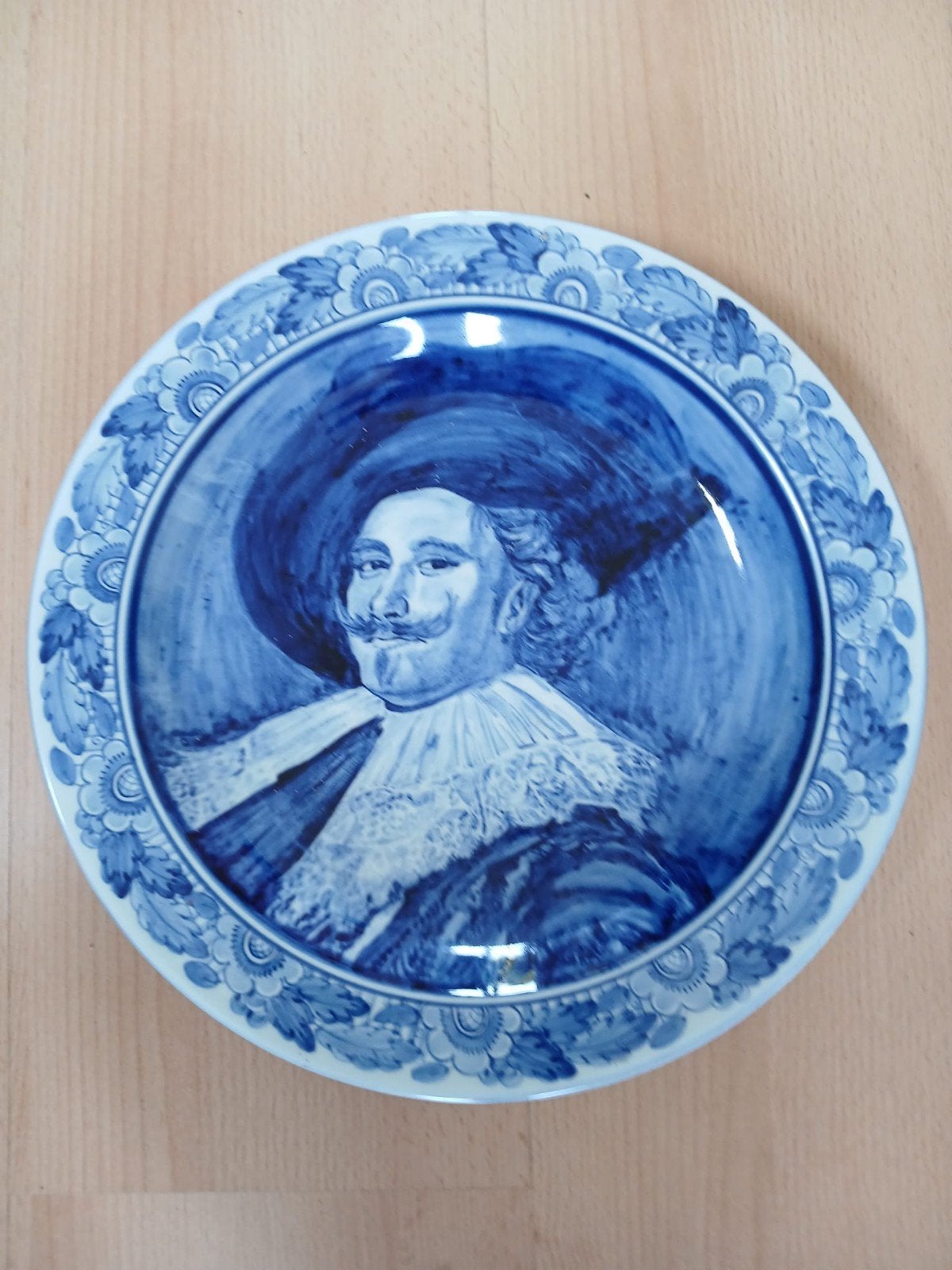 Delfts blauw wandbord met portret van Frans Hals, Antiek en Kunst, Antiek | Wandborden en Tegels, Ophalen