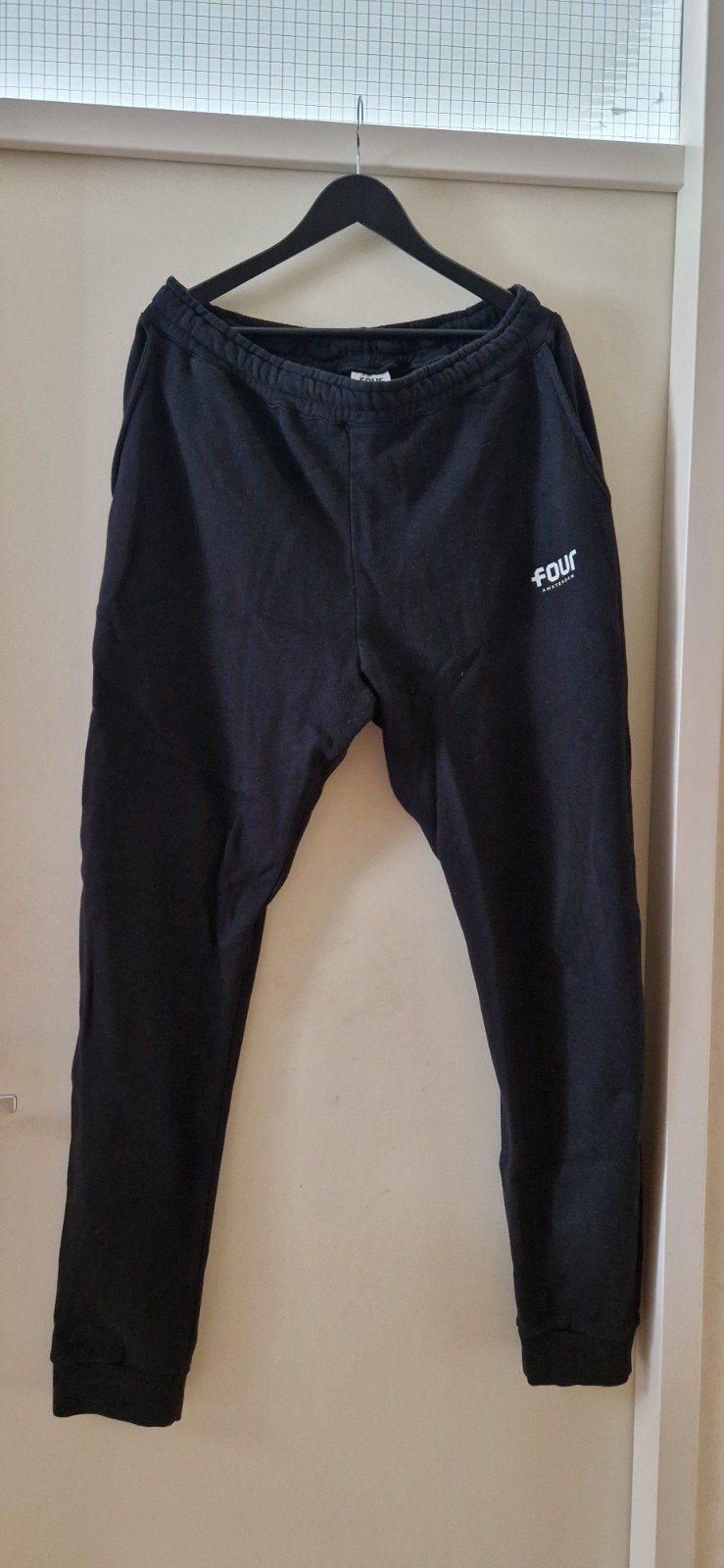 Zwarte joggingbroek merk Four Amsterdam. XXL., Verzenden, Zwart, Zo goed als nieuw, Four Amsterdam
