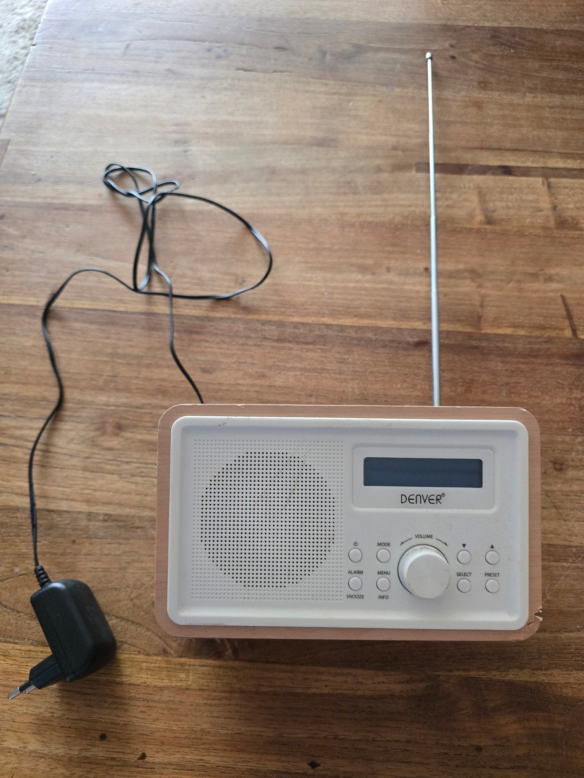 Leuke retro Denver FM / DAB-35 radio met houten behuizing, Ophalen, Zo goed als nieuw, Radio
