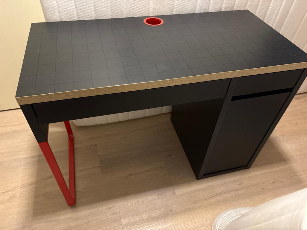 IKEA bureau in nette staat, Huis en Inrichting, Bureaus, Ophalen, Spaanplaat of MDF, Zo goed als nieuw, IKEA