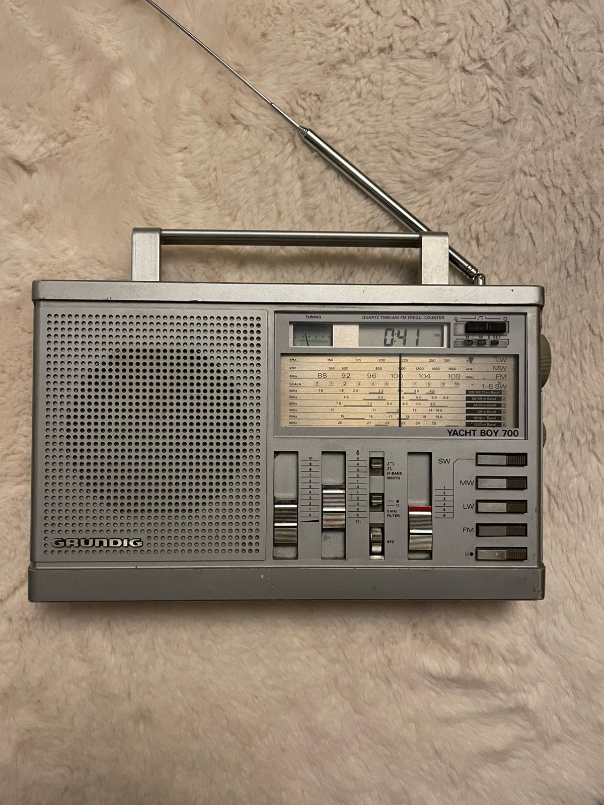 Grundig yachtboy 700, Audio, Tv en Foto, Radio's, Ophalen of Verzenden, Gebruikt, Wereldontvanger