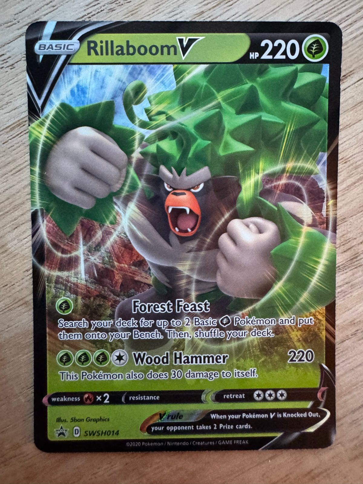 Rillaboom V Pokémon Kaart SWSH014 - Zo goed als nieuw, Ophalen of Verzenden, Zo goed als nieuw, Losse kaart