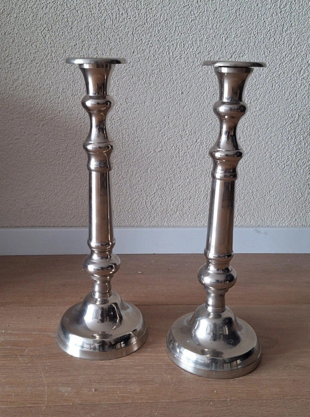 Zilverkleurige kandelaars. 2 stuks, Ophalen of Verzenden