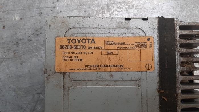 Radio versterker van een Toyota Landcruiser, Gebruikt, -, -, Ophalen of Verzenden