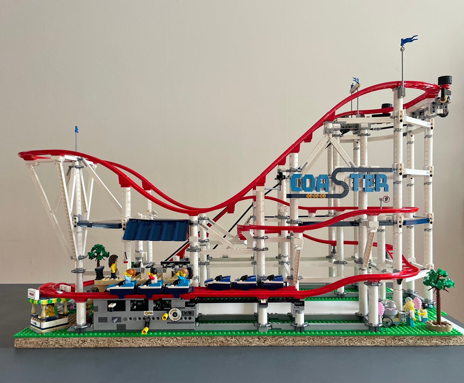 Lego 10261 creator achtbaan / rollercoaster, Kinderen en Baby's, Speelgoed | Duplo en Lego, Ophalen, Lego, Zo goed als nieuw, Inclusief minifiguren