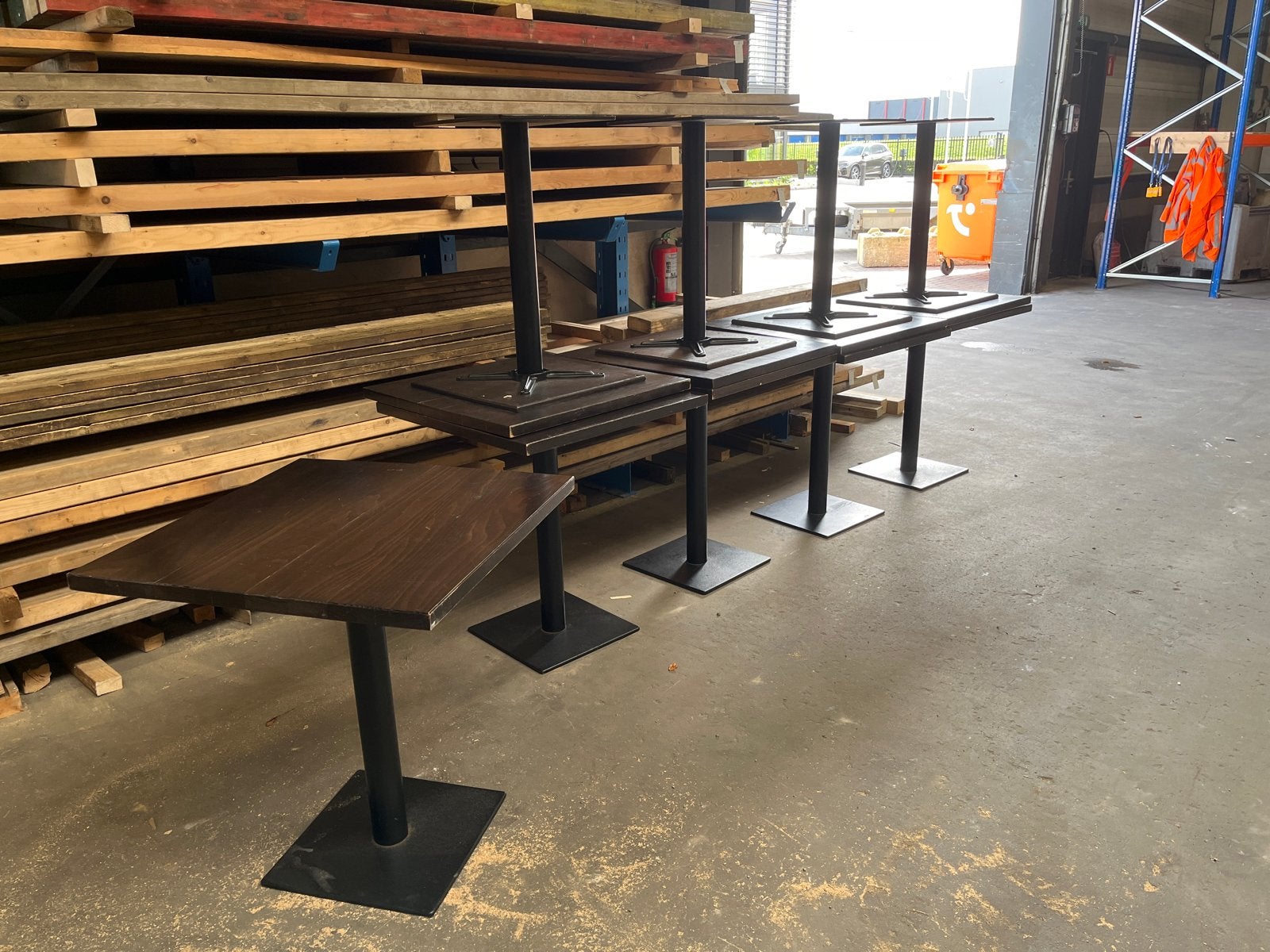 9x Hardhouten Horeca Tafels 70x70 cm, Hoogte 77cm, Zakelijke goederen, Horeca | Meubilair en Inrichting, Ophalen, Gebruikt, Meubilair