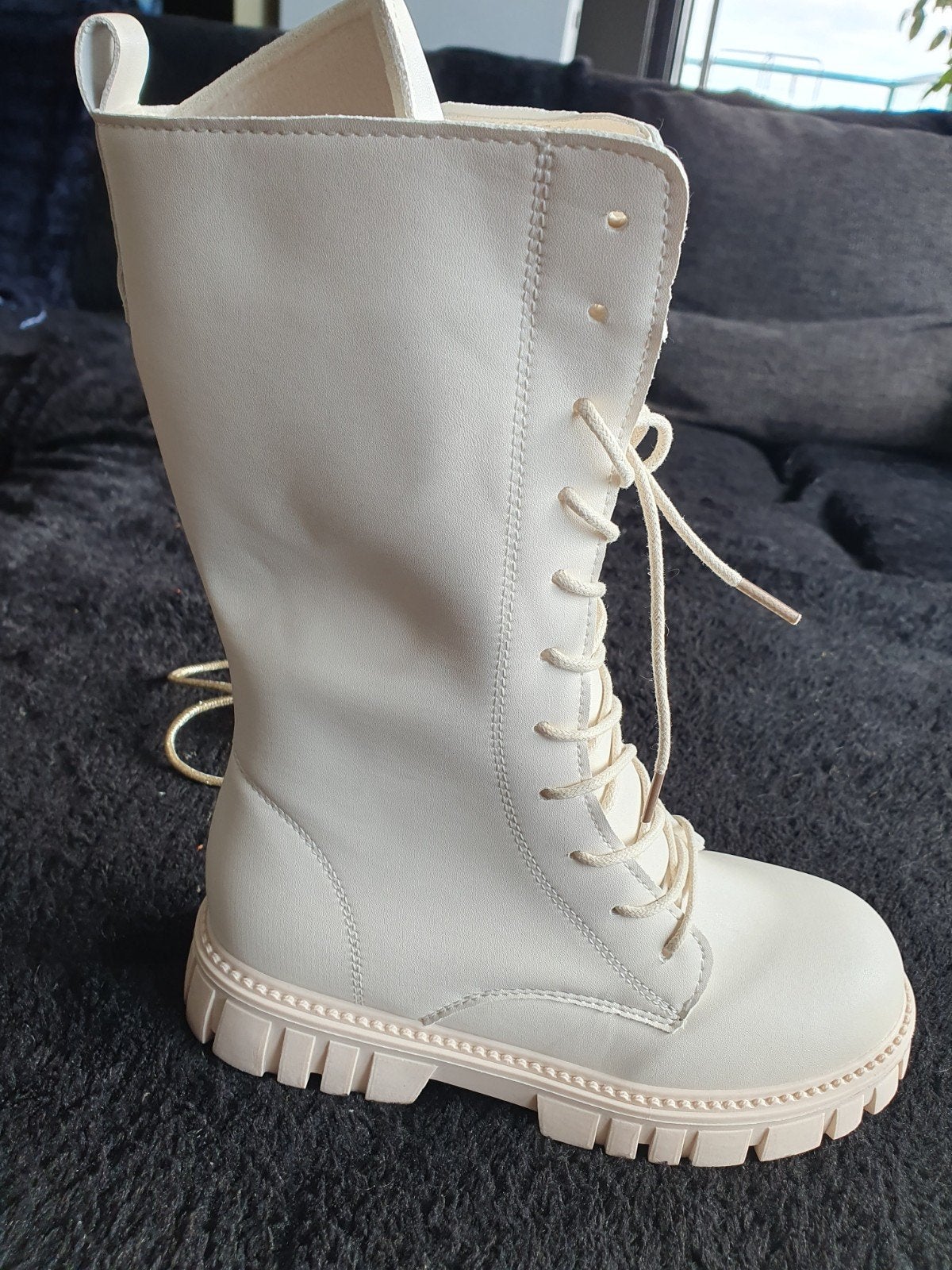 Nieuwe witte hoge laarzen met veters - Maat 35, Ophalen of Verzenden, Nieuw, Wit, Hoge laarzen